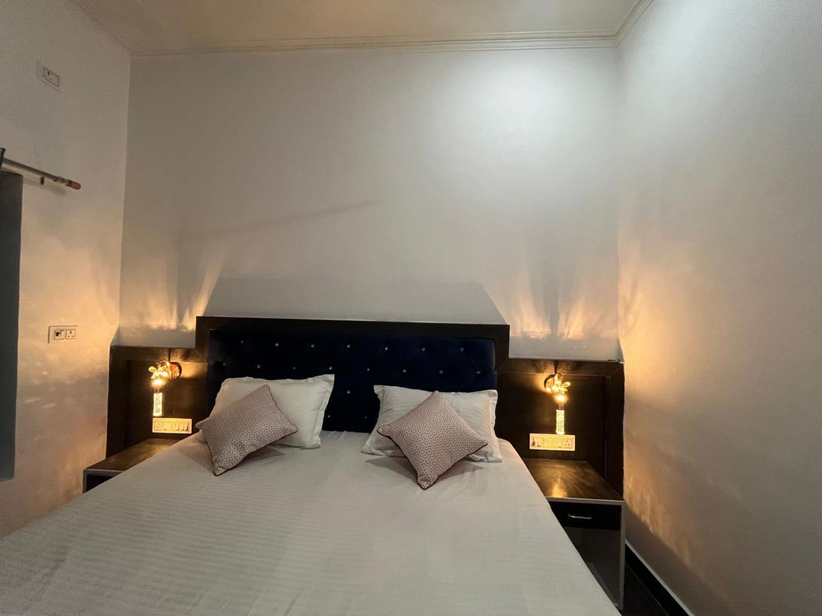 La Calma Homestay Khajuraho Luaran gambar